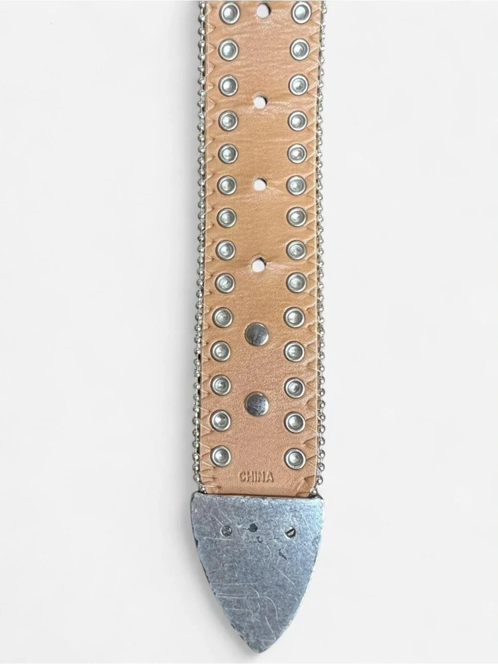Nocona Women’s Western style rinestone studded genuine leather belt.